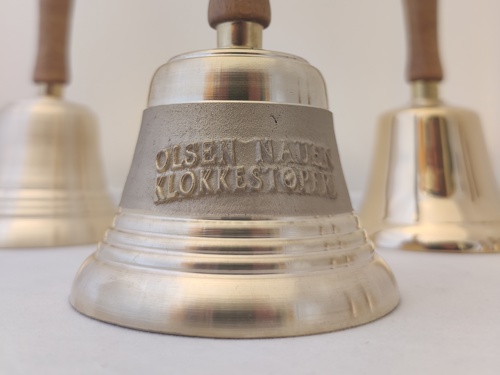 Olsen Nauen Klokkestøperi, klokkespill, kirkeklokker, skipsklokker, 1844, gårdsklokker, norsk industri, småklokker, bronse, gravering